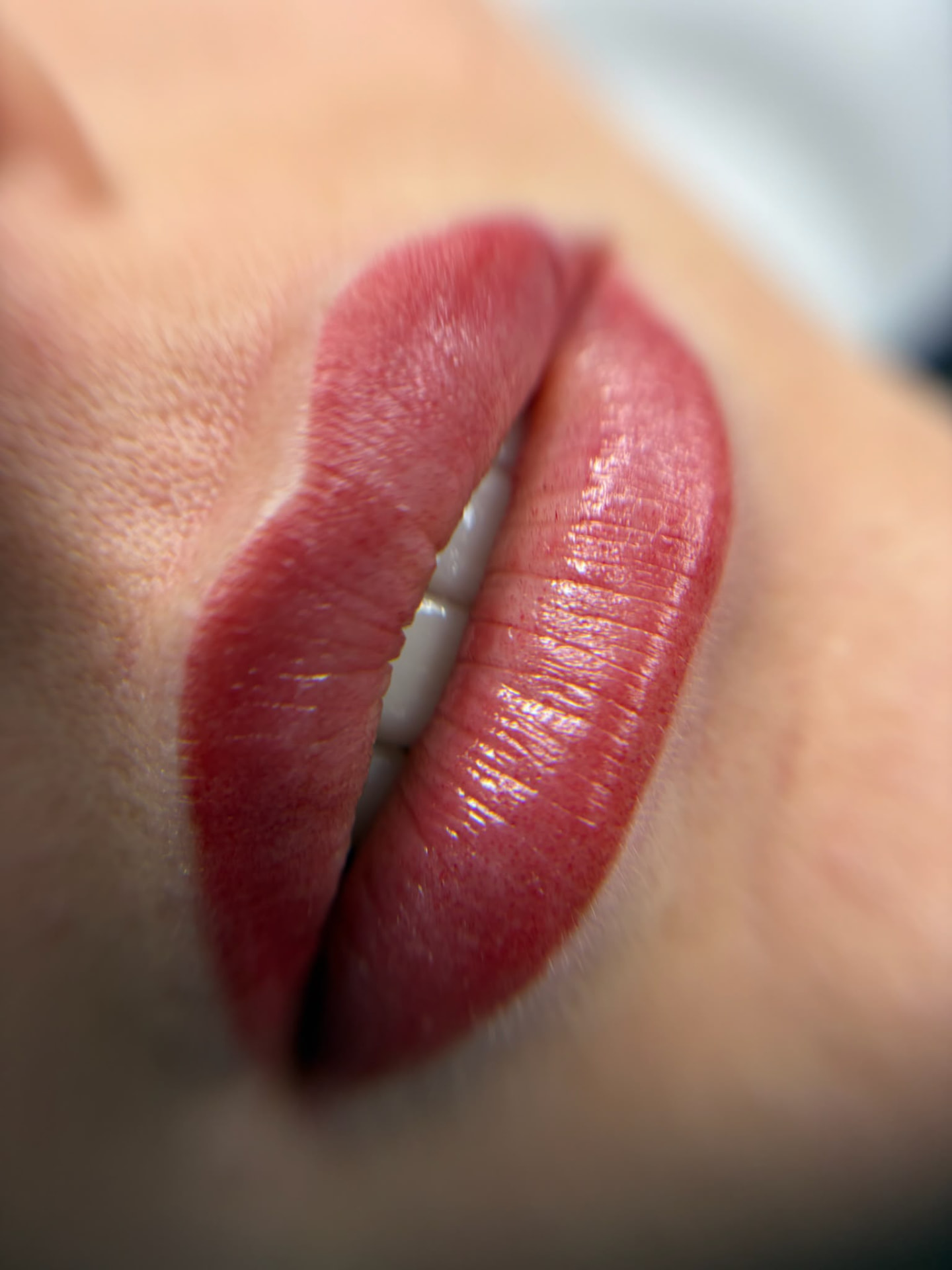 Resultado real de micropigmentación de labios 3D en Madrid